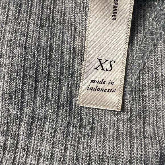 Live Love Dream Light Thermal Gray Long Sleeve Scoop Bottom Size XS - Picture 7 of 7